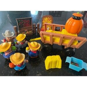 Fisher Price Little People Fall Harvest Wagon With 5 Figures & Accessories